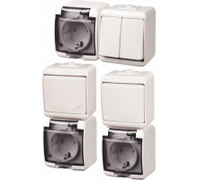 ETI Микс_гориз. (лестн.выкл.+1-я роз.schuko_дымч.кр.) (IP44/54) VRHH-3sd (арт.4668036)